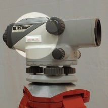 測量機器に取り付けたショックウォッチ ミニクリップ バラエティセットの使用例